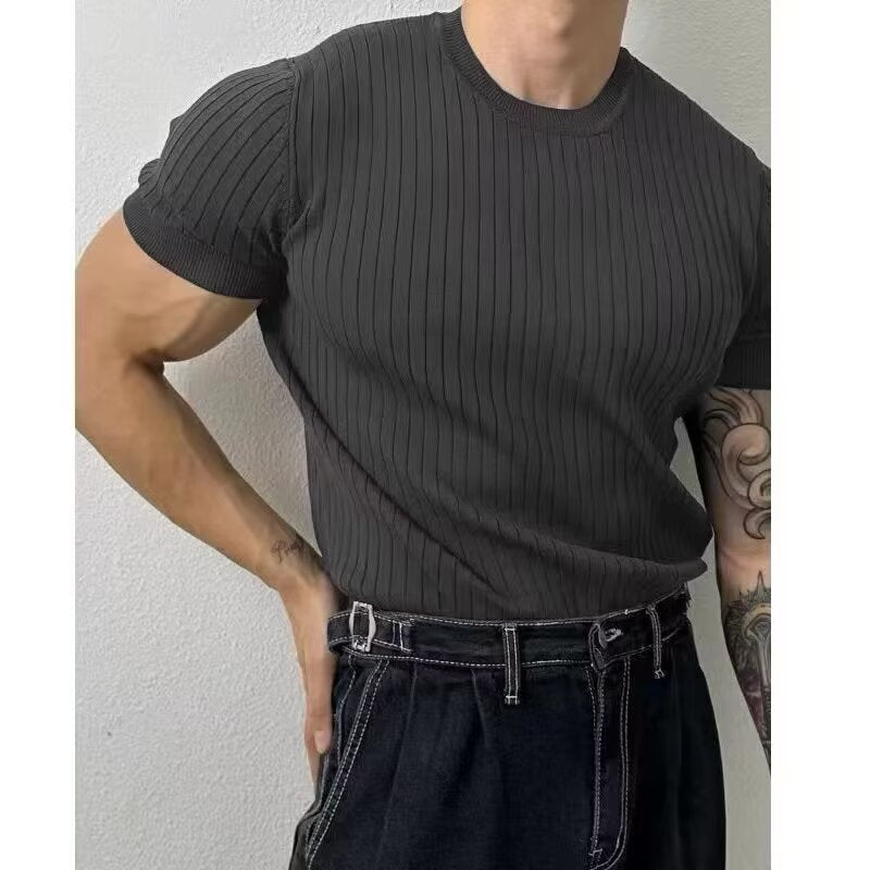 Slim-fit solid-color T-shirt