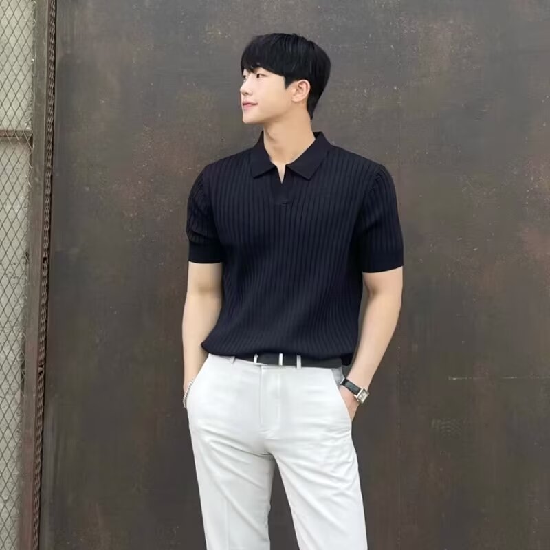 Slim-fit solid-color T-shirt