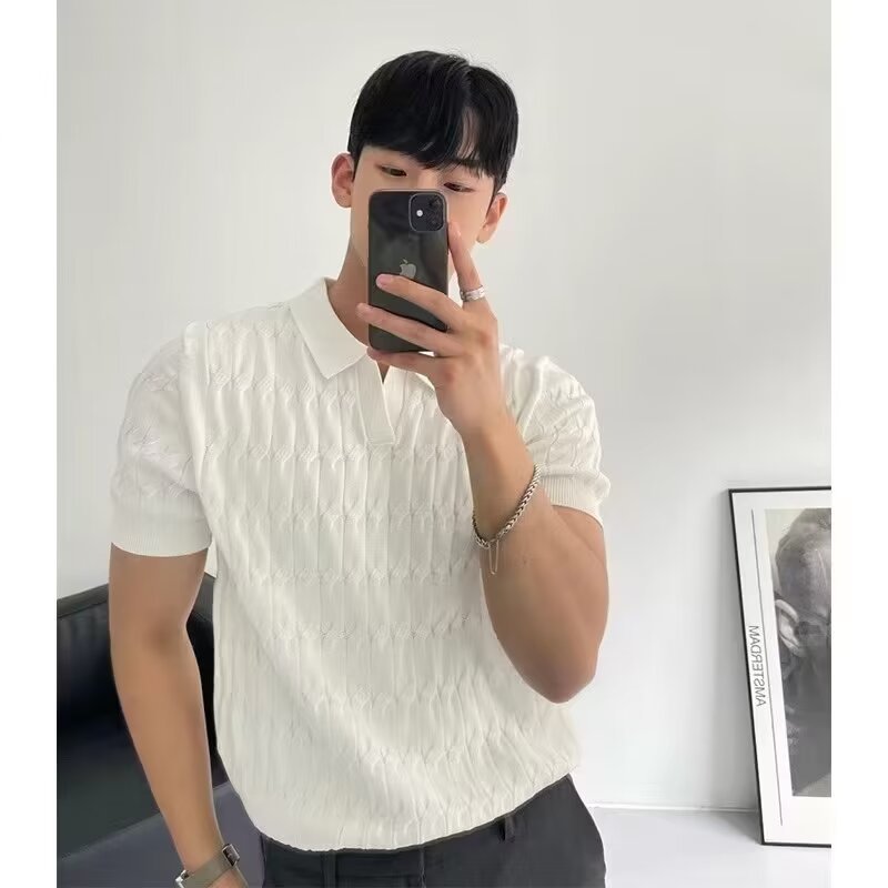 Slim-fit solid-color T-shirt