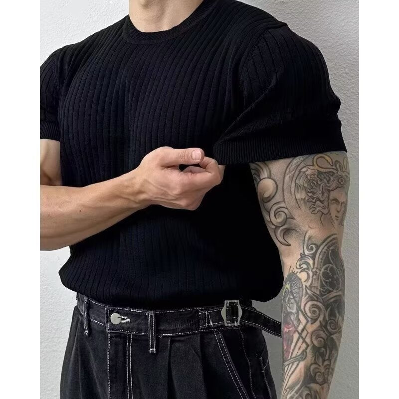 Slim-fit solid-color T-shirt