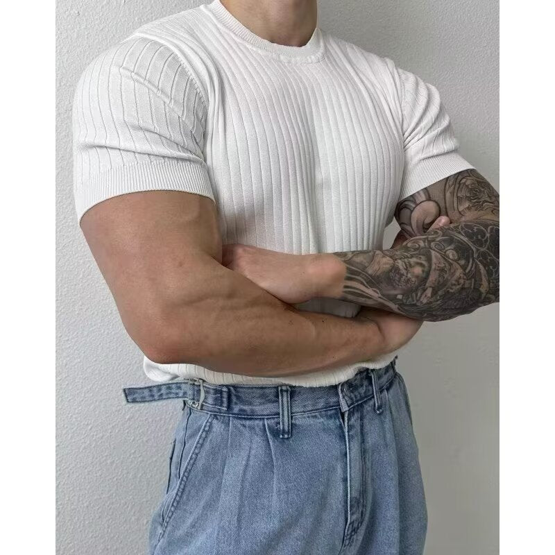 Slim-fit solid-color T-shirt