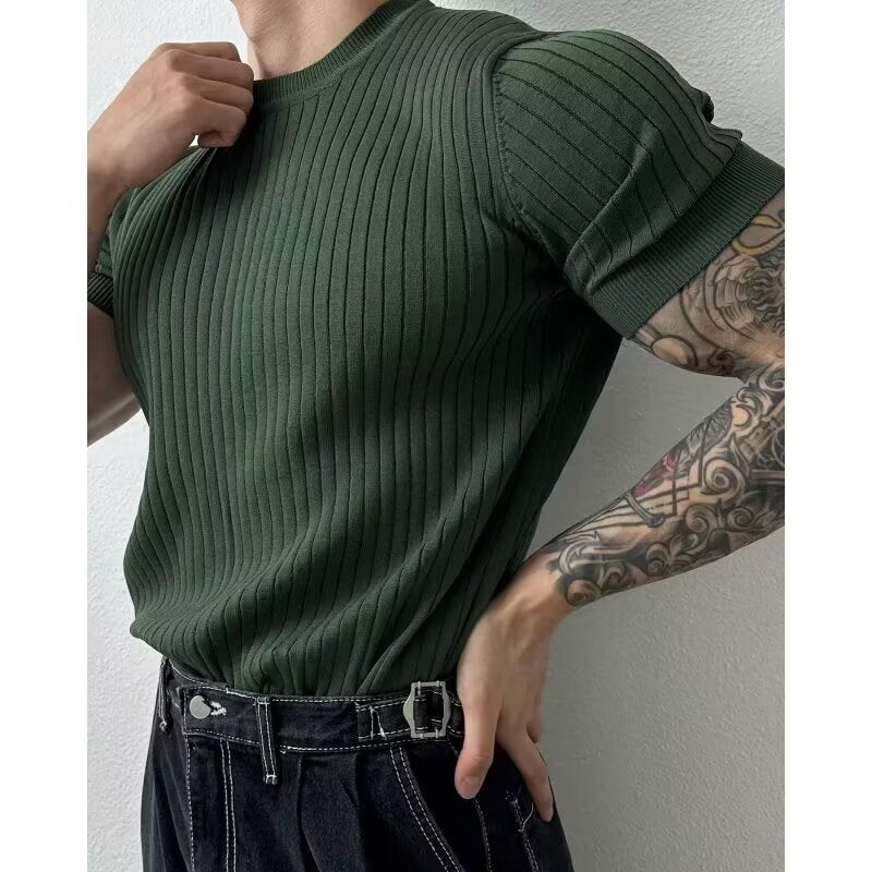 Slim-fit solid-color T-shirt